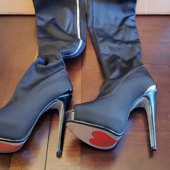 Luichiny Zipper Back High Heel Boots - Picture 8 of 9